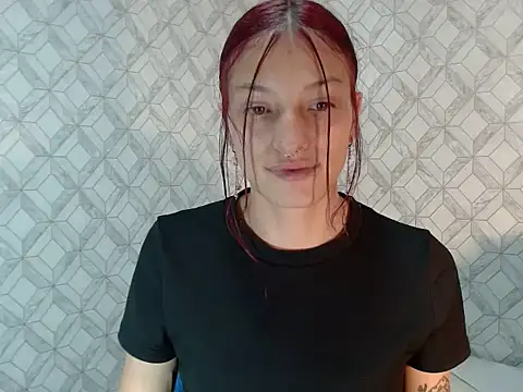 Snapshot of Emma-Wilson chatting on 06-09-26, 04:35 Emma-Wilson online show from 06-09-26, 04:35