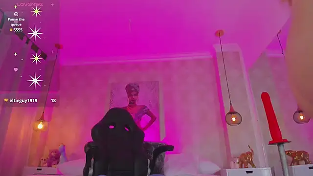 Snapshot of Shantall__ chatting on 02-19-25, 01:50 Shantall online show from 02-19-25, 01:50