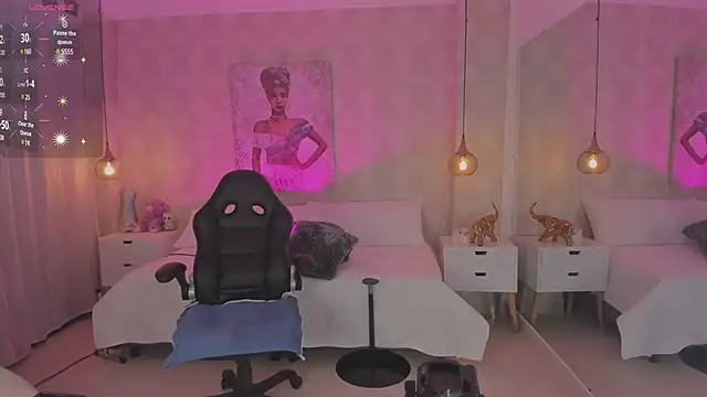 Snapshot of Shantall__ chatting on 03-03-25, 10:49 Shantall online show from 03-03-25, 10:49