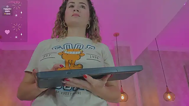 Snapshot of Shantall__ chatting on 03-07-25, 10:56 Shantall online show from 03-07-25, 10:56