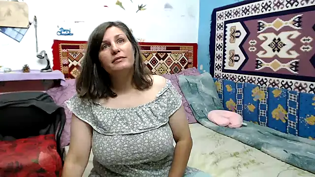 Snapshot of AdelineBlueEyes chatting on 09-22-25, 04:36 AdelineBlueEyes online show from 09-22-25, 04:36