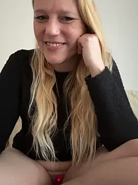 Snapshot of MoniqueLaFee chatting on 01-24-25, 07:51 MoniqueLaFee online show from 01-24-25, 07:51