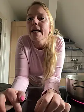 Snapshot of MoniqueLaFee chatting on 01-30-25, 06:13 MoniqueLaFee online show from 01-30-25, 06:13