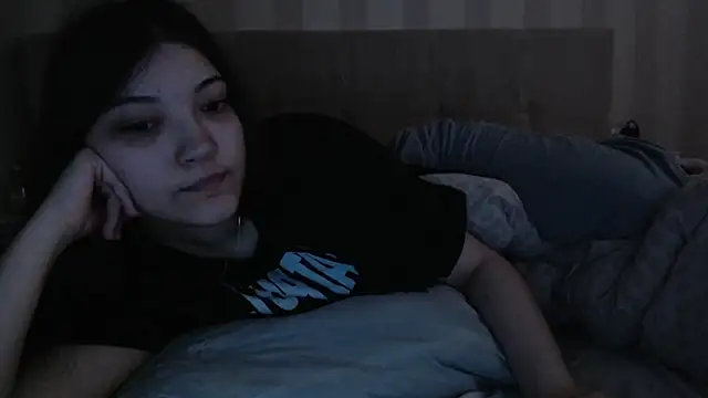 Snapshot of AlisaDevis chatting on 06-13-26, 08:12 AlisaDevis online show from 06-13-26, 08:12