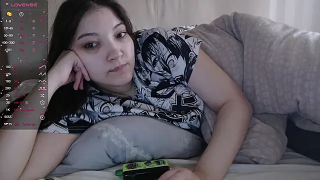 Snapshot of AlisaDevis chatting on 06-28-26, 05:02 AlisaDevis online show from 06-28-26, 05:02