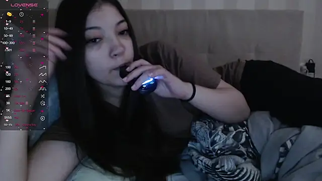 Snapshot of AlisaDevis chatting on 07-25-26, 06:11 AlisaDevis online show from 07-25-26, 06:11