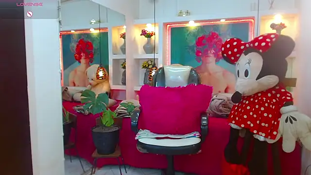 lorenapinto online show from 10-28-25, 01:36