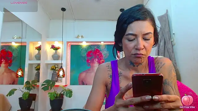 lorenapinto online show from 11-07-25, 04:34