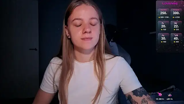 candy maggie online show from 10-08-25, 04:48