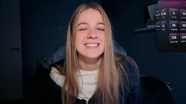 candy maggie online show from 10-30-25, 05:46