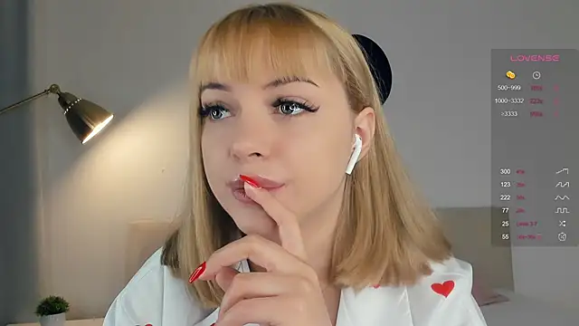 Snapshot of KateDolphin chatting on 01-12-25, 03:03 KateDolphin online show from 01-12-25, 03:03