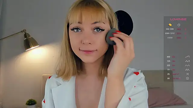 Snapshot of KateDolphin chatting on 01-18-25, 03:59 KateDolphin online show from 01-18-25, 03:59