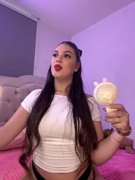 Snapshot of EmilyS__ chatting on 01-17-25, 10:23 EmilyS   online show from 01-17-25, 10:23