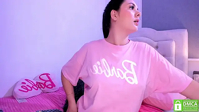 Snapshot of EmilyS__ chatting on 01-24-25, 03:43 EmilyS   online show from 01-24-25, 03:43