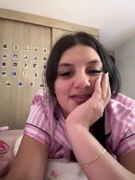 Snapshot of EmilyS__ chatting on 03-19-25, 06:46 EmilyS   online show from 03-19-25, 06:46