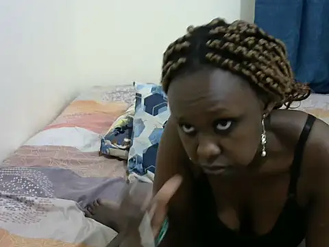 Snapshot of Kariselle- chatting on 01-25-25, 03:30 Kariselle- online show from 01-25-25, 03:30