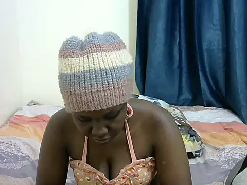 Snapshot of Kariselle- chatting on 02-27-25, 03:37 Kariselle- online show from 02-27-25, 03:37