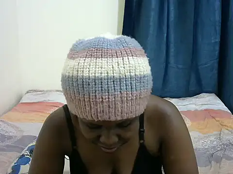 Snapshot of Kariselle- chatting on 03-10-25, 06:01 Kariselle- online show from 03-10-25, 06:01