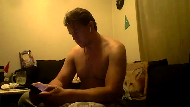 Teddan82 online show from 02-02-25, 04:15