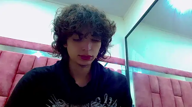 Snapshot of Sr_BonnyEthan chatting on 02-03-25, 01:30 Sr BonnyEthan online show from 02-03-25, 01:30