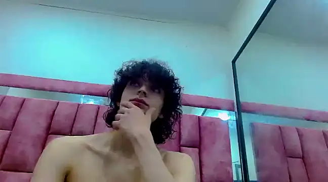 Snapshot of Sr_BonnyEthan chatting on 02-05-25, 01:44 Sr BonnyEthan online show from 02-05-25, 01:44