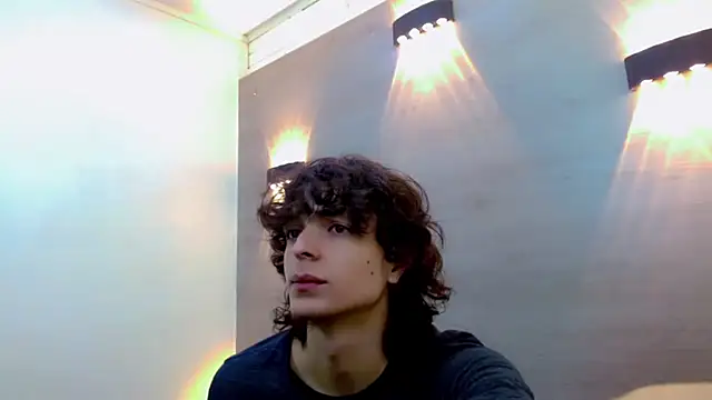 Snapshot of Sr_BonnyEthan chatting on 09-15-25, 01:44 Sr BonnyEthan online show from 09-15-25, 01:44