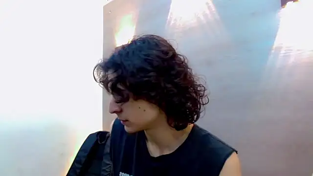 Snapshot of Sr_BonnyEthan chatting on 10-04-25, 01:42 Sr BonnyEthan online show from 10-04-25, 01:42