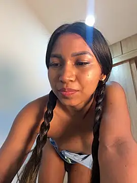 Snapshot of Barbiebrunette_ chatting on 09-22-25, 06:48 Barbiebrunette online show from 09-22-25, 06:48