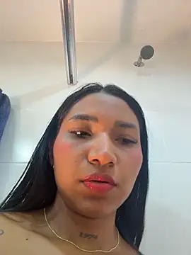 Snapshot of Barbiebrunette_ chatting on 11-27-25, 03:08 Barbiebrunette online show from 11-27-25, 03:08