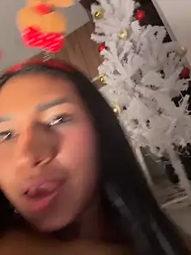 Snapshot of Barbiebrunette_ chatting on 12-16-25, 07:24 Barbiebrunette online show from 12-16-25, 07:24