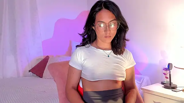 DaraBeckett online show from 12-14-25, 12:05