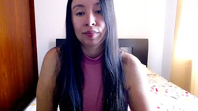 Snapshot of emely_sexx20 chatting on 12-17-24, 02:44 emely sexx20 online show from 12-17-24, 02:44
