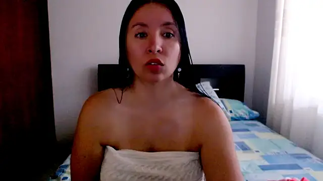 Snapshot of emely_sexx20 chatting on 01-22-25, 04:23 emely sexx20 online show from 01-22-25, 04:23