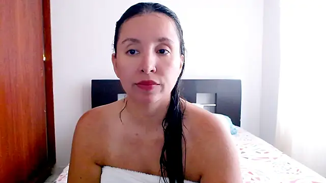Snapshot of emely_sexx20 chatting on 02-15-25, 07:28 emely sexx20 online show from 02-15-25, 07:28