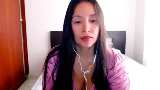 Snapshot of emely_sexx20 chatting on 02-22-25, 06:52 emely sexx20 online show from 02-22-25, 06:52