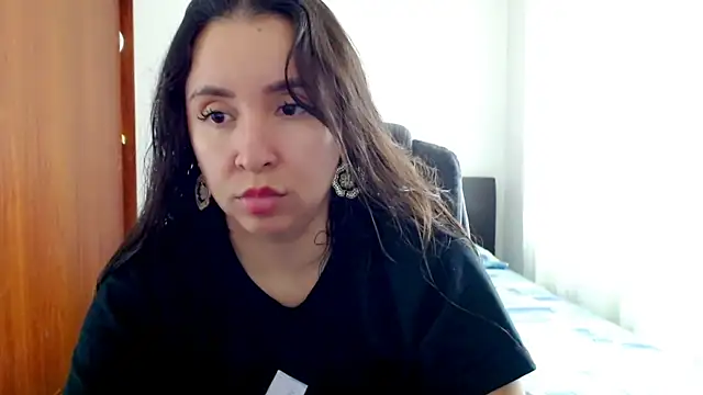 Snapshot of emely_sexx20 chatting on 09-08-25, 04:17 emely sexx20 online show from 09-08-25, 04:17