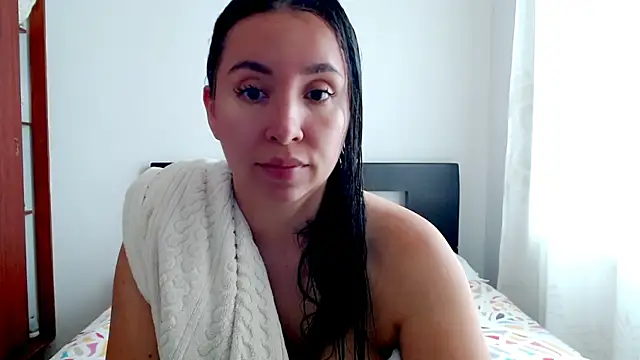 Snapshot of emely_sexx20 chatting on 09-12-25, 03:34 emely sexx20 online show from 09-12-25, 03:34