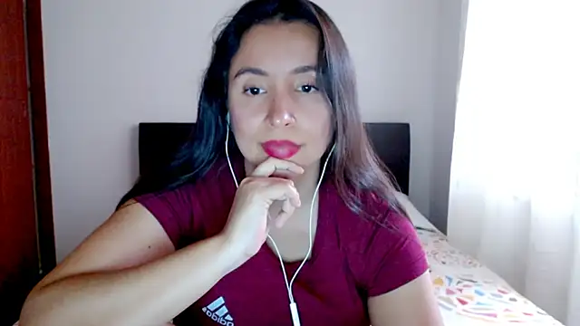 Snapshot of emely_sexx20 chatting on 09-25-25, 10:02 emely sexx20 online show from 09-25-25, 10:02