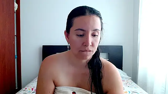 Snapshot of emely_sexx20 chatting on 10-02-25, 02:57 emely sexx20 online show from 10-02-25, 02:57