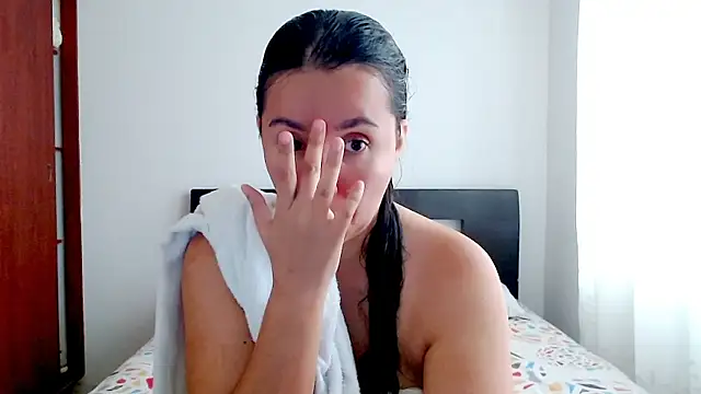 Snapshot of emely_sexx20 chatting on 10-07-25, 02:14 emely sexx20 online show from 10-07-25, 02:14