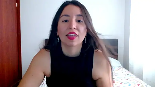 Snapshot of emely_sexx20 chatting on 10-08-25, 03:53 emely sexx20 online show from 10-08-25, 03:53
