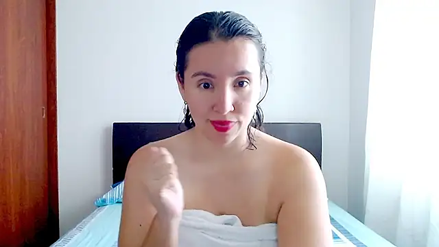 Snapshot of emely_sexx20 chatting on 10-18-25, 03:24 emely sexx20 online show from 10-18-25, 03:24