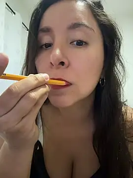 Snapshot of emely_sexx20 chatting on 04-30-26, 10:58 emely sexx20 online show from 04-30-26, 10:58