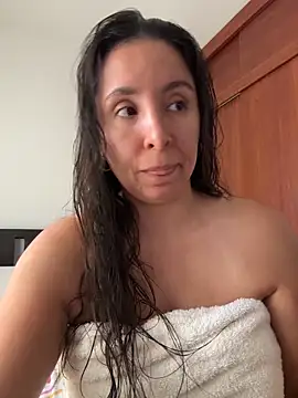 Snapshot of emely_sexx20 chatting on 05-18-26, 06:03 emely sexx20 online show from 05-18-26, 06:03