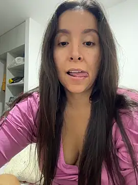 Snapshot of emely_sexx20 chatting on 06-10-26, 02:56 emely sexx20 online show from 06-10-26, 02:56