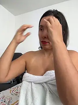 Snapshot of emely_sexx20 chatting on 06-10-26, 07:02 emely sexx20 online show from 06-10-26, 07:02