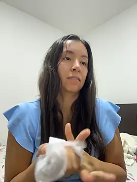 Snapshot of emely_sexx20 chatting on 06-11-26, 02:11 emely sexx20 online show from 06-11-26, 02:11