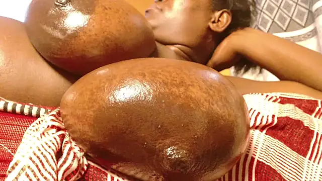 Snapshot of titi_fiesta chatting on 01-26-25, 02:52 titi fiesta online show from 01-26-25, 02:52