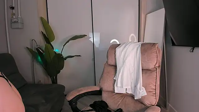 helen ramsay online show from 11-30-25, 03:05