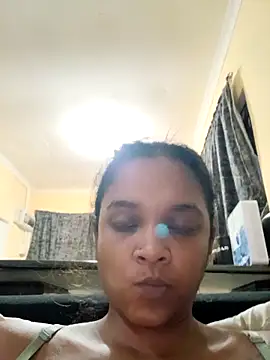 Indianqueen03 online show from 10-06-25, 04:59